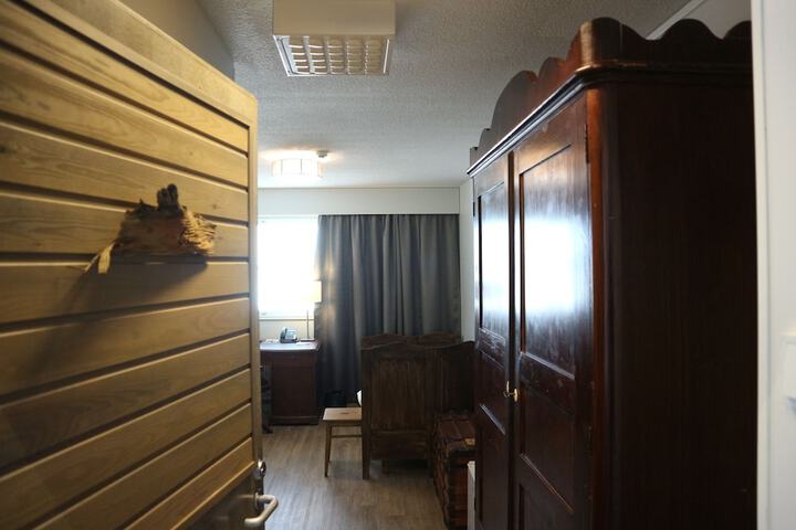 Room 17 of 87