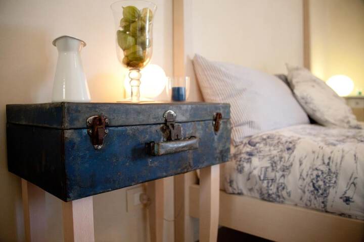 Room 8 of 28