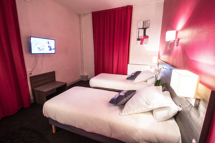 Room 10 of 33