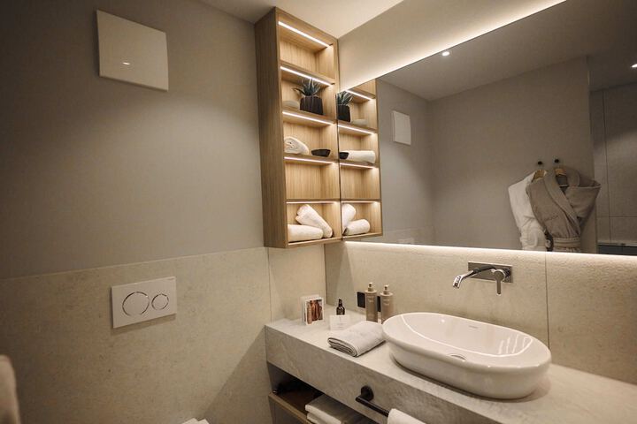 Room 32 of 58