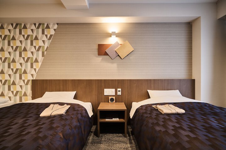 Room 28 of 67