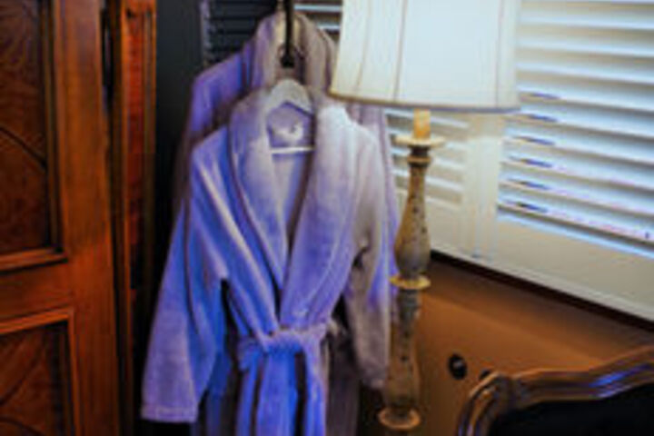Room 11 of 18