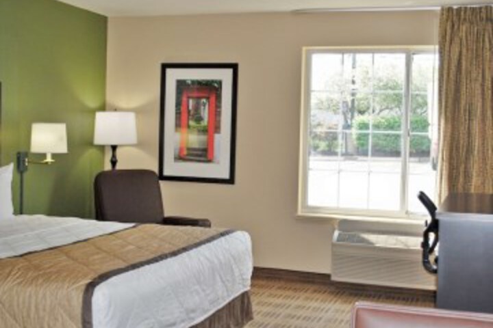 Room 4 of 35