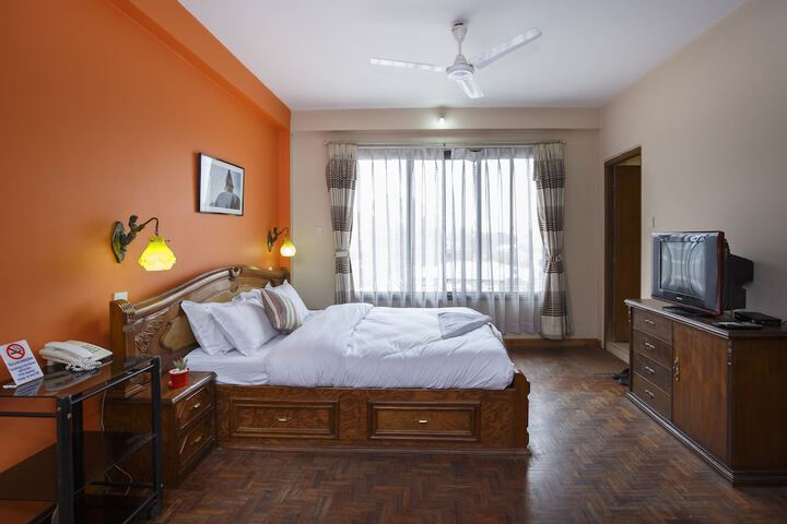 Room 2 of 30