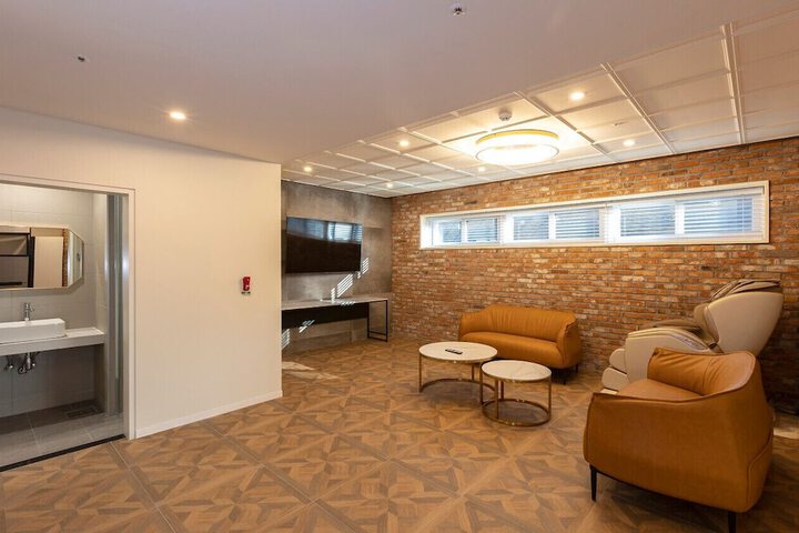 Room 35 of 140
