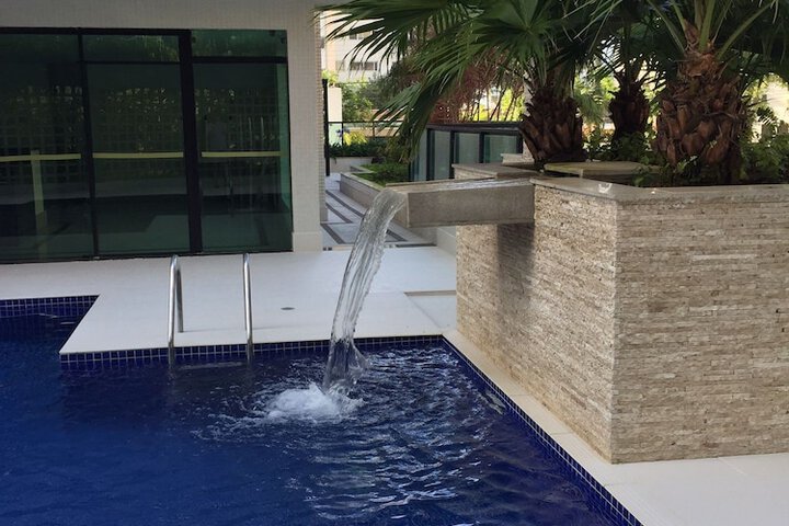 Pool 120 of 487