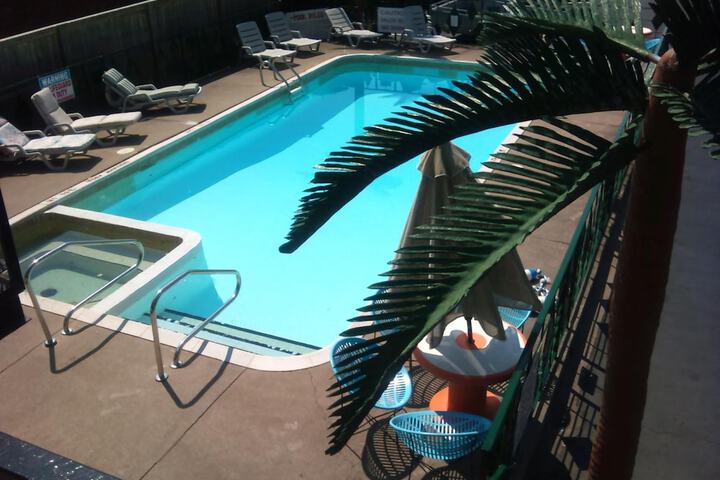 Pool 31 of 45