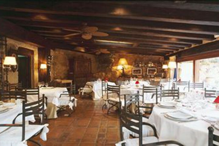 Dining 3 of 56