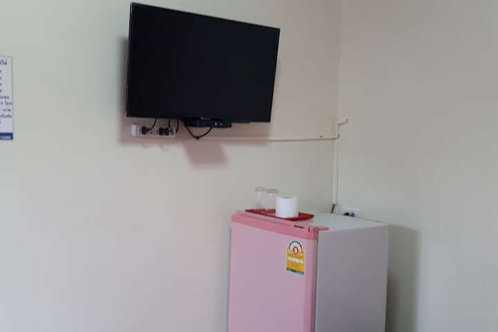 Room 9 of 12