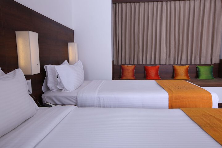 Room 12 of 36