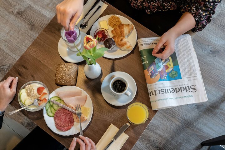 Breakfast/Coffee Service 45 of 61