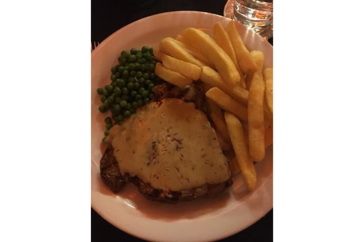 Dining 53 of 76