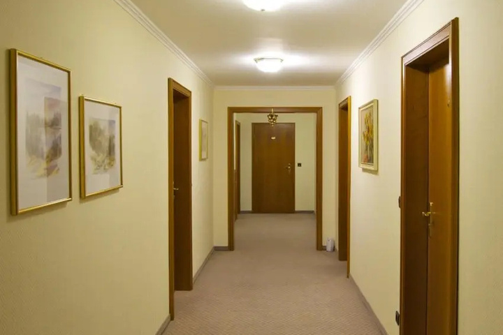 Room 12 of 14