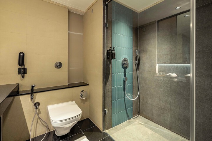 Room 15 of 28