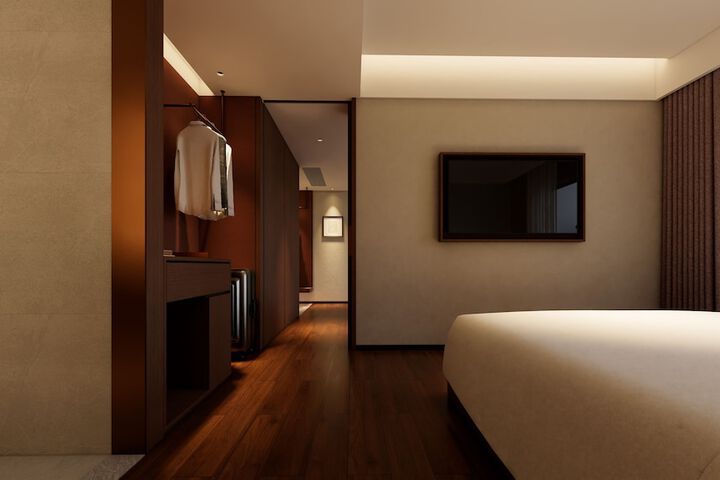 Room 11 of 12