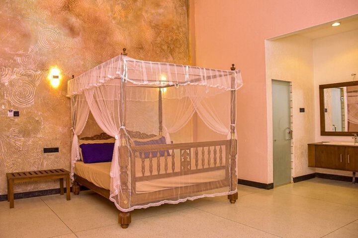 Room 3 of 9