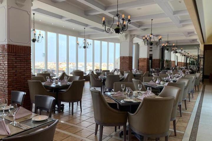 Le Grey by Carlton Al Moaibed Hotel