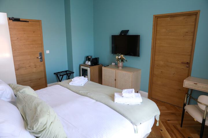Room 15 of 60
