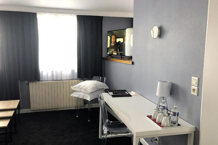 Room 27 of 67