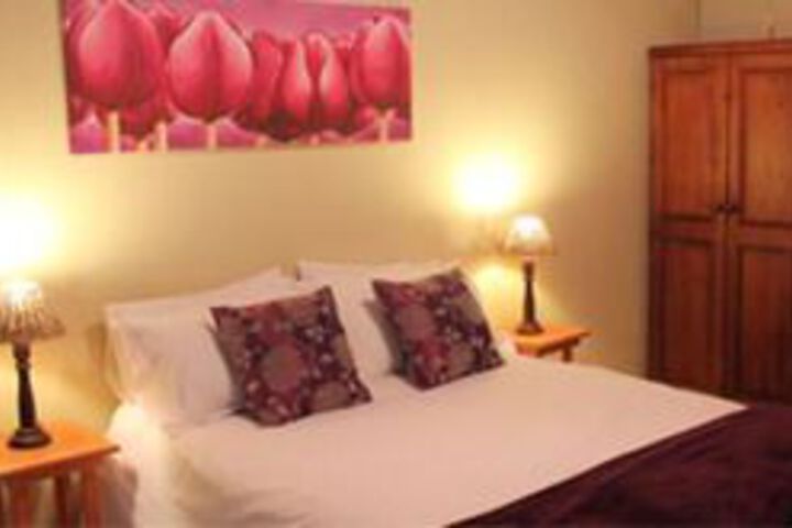 Room 4 of 6