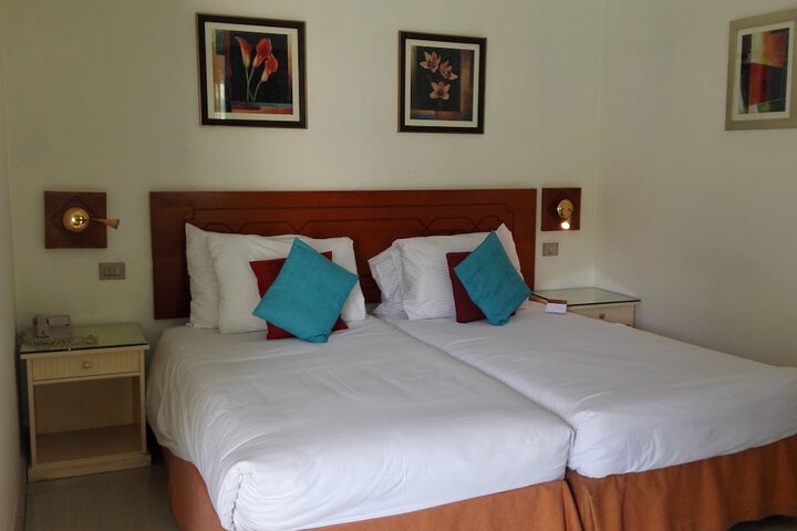 Room 3 of 53