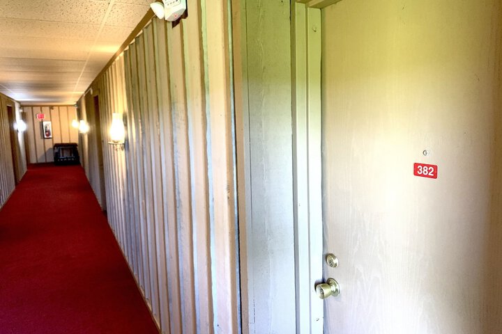 Room 78 of 293