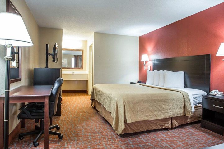 Standard King Bed Accessible (6 of 11)