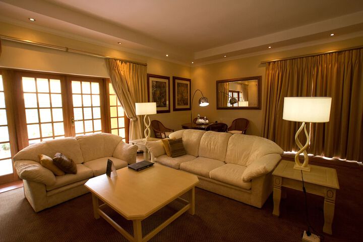 Room 4 of 27