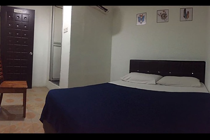Room 14 of 28