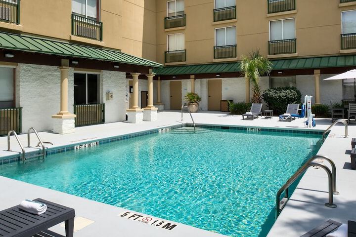 Pool Hotel
