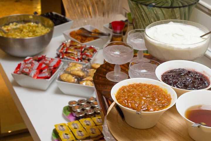 Breakfast/Coffee Service 98 of 114