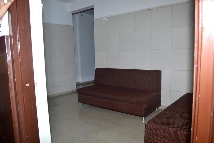 Room 16 of 39