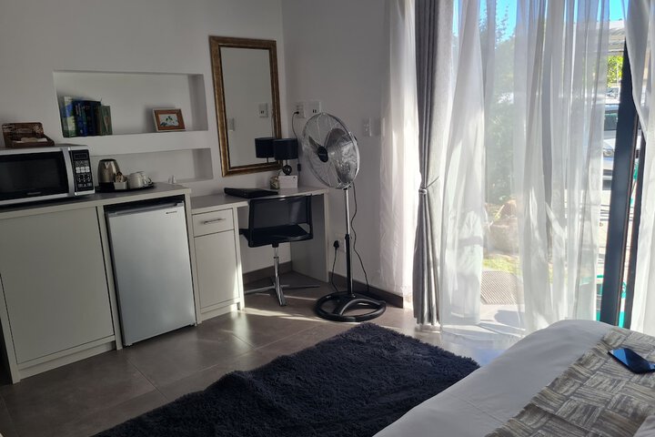 Room 6 of 66