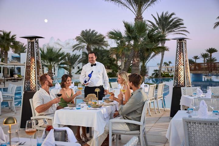 Dining 78 of 132