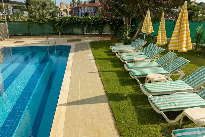 Pool Hotel