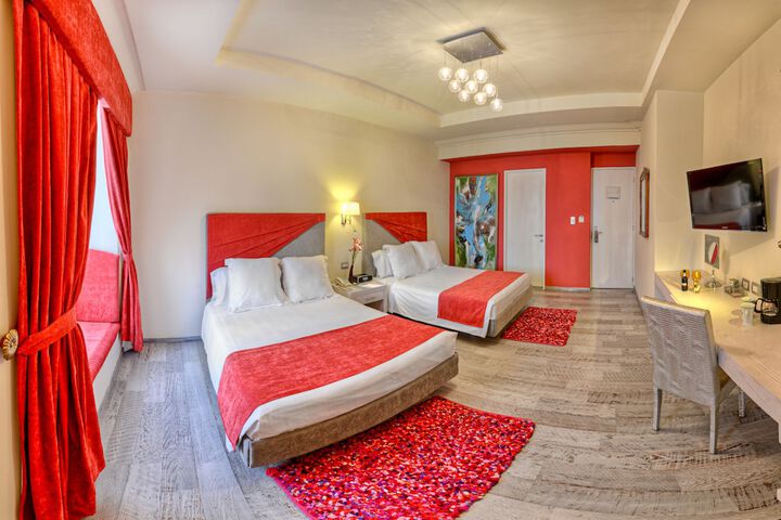Room 16 of 33