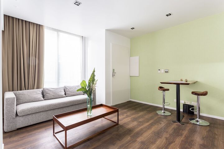 Room 32 of 181