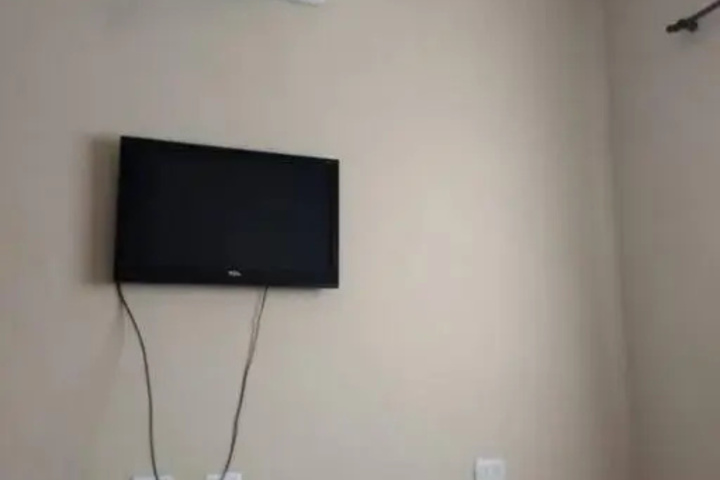 Room 4 of 10