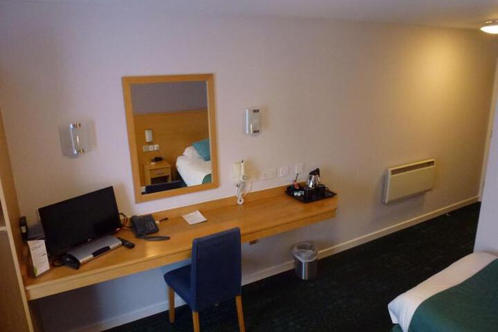 Hotel Suite Photo