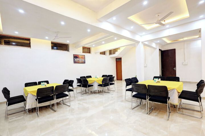 Ballroom/Hall 34 of 43