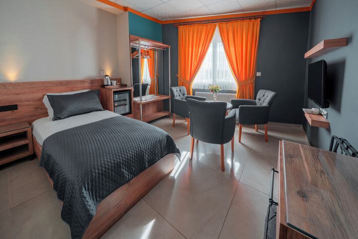 Room 20 of 27