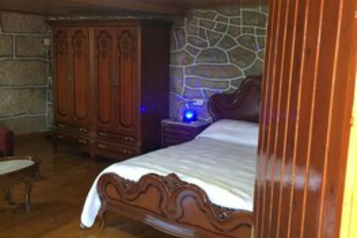 Room 204 of 244