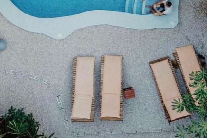 Pool 16 of 25