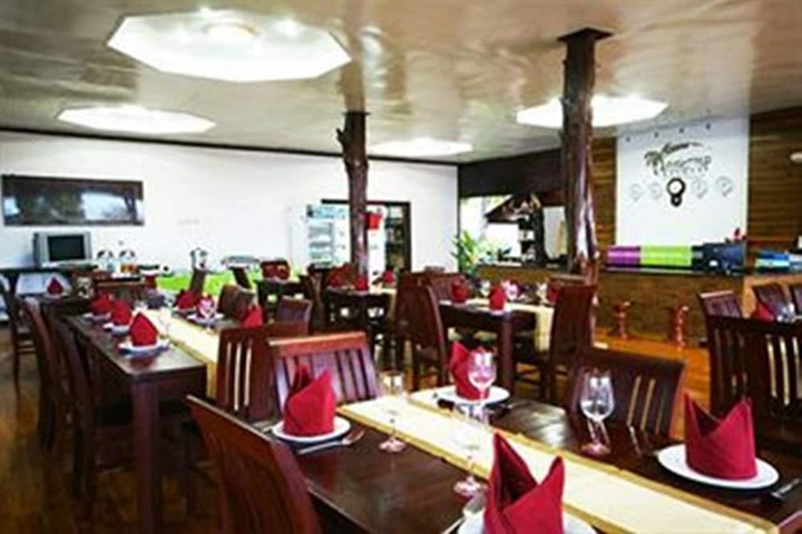 Dining 60 of 65
