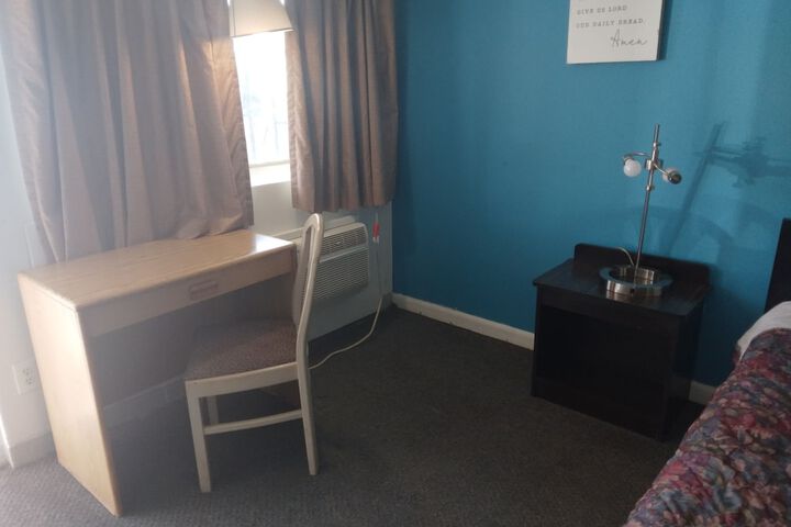Room 3 of 64