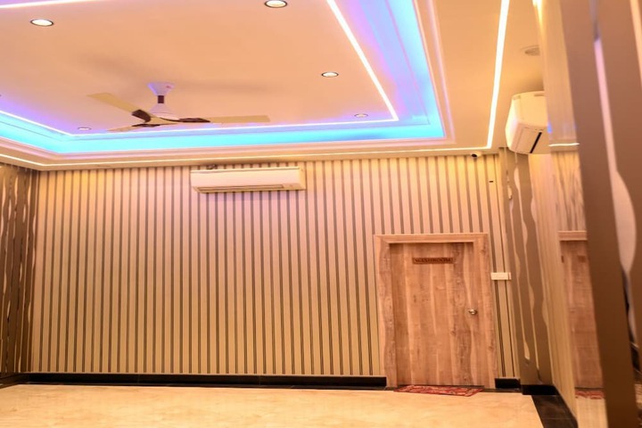 Hotel Interior 7 of 77