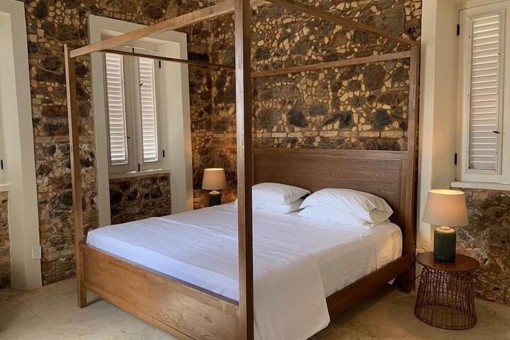 Room 4 of 43