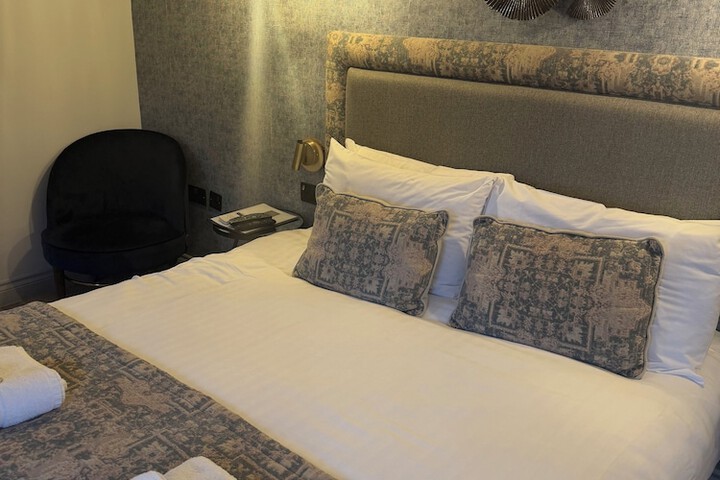 Room 12 of 43
