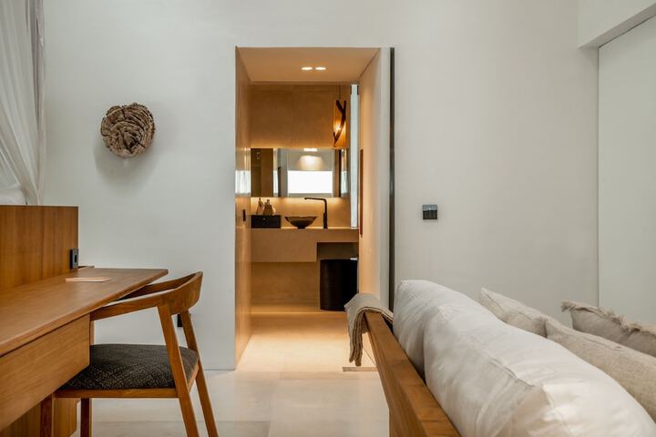Room 15 of 87