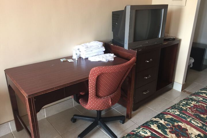 Room 10 of 35